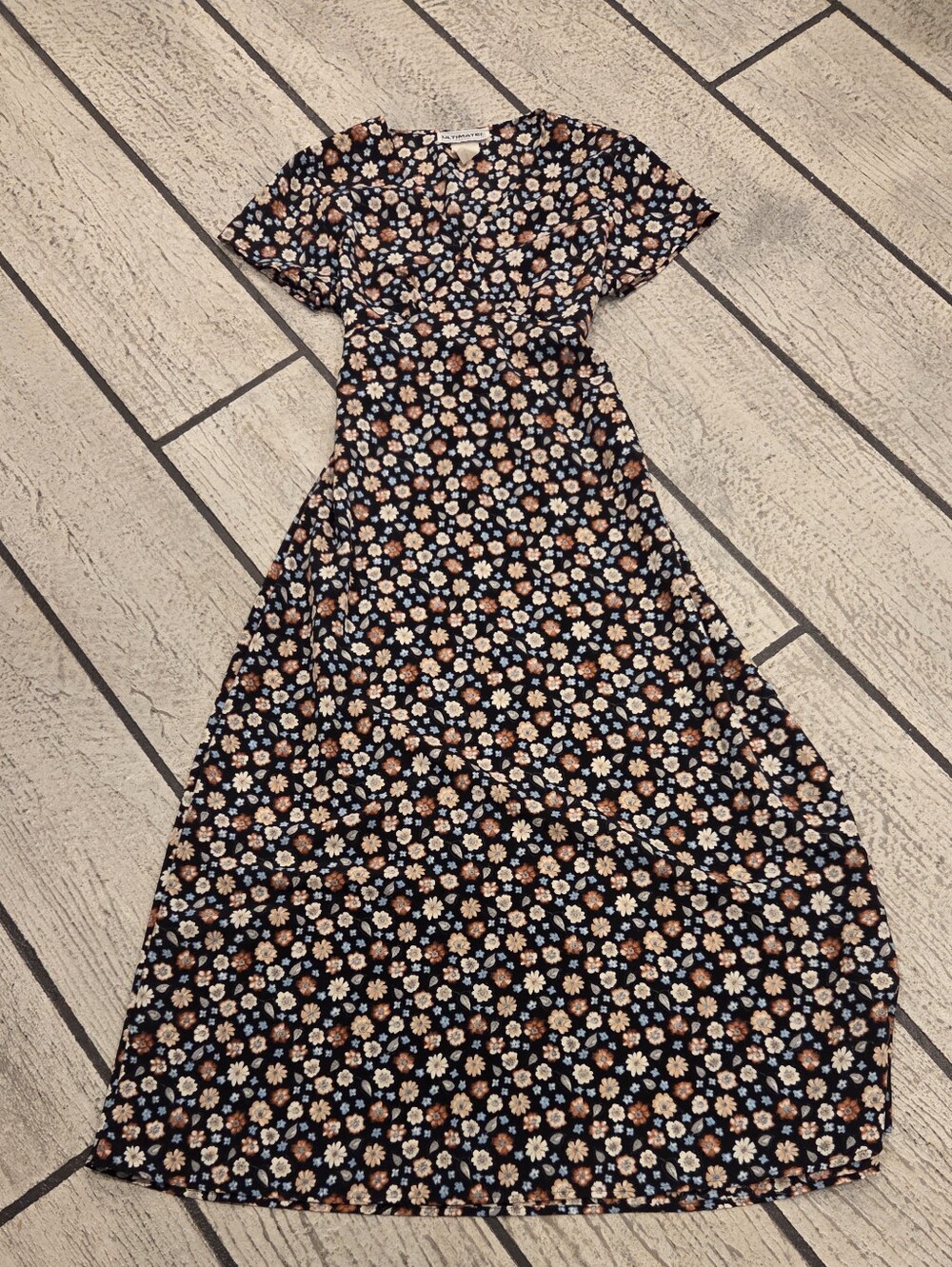 Vintage Floral Short-Sleeve Maxi V Neck Dress  With Flowers Tie Back Cottagecore